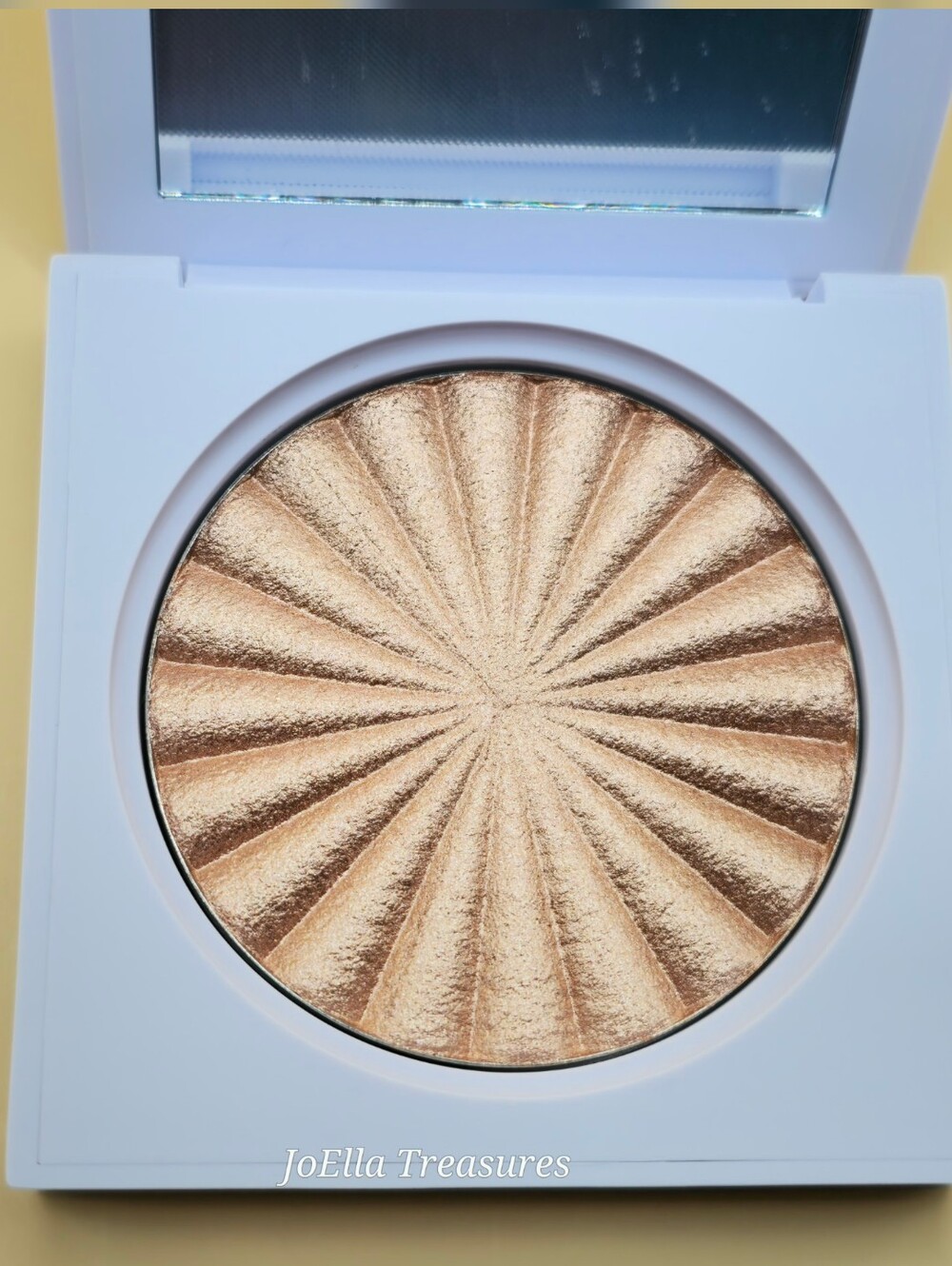 Ofra- Beach Highlighter